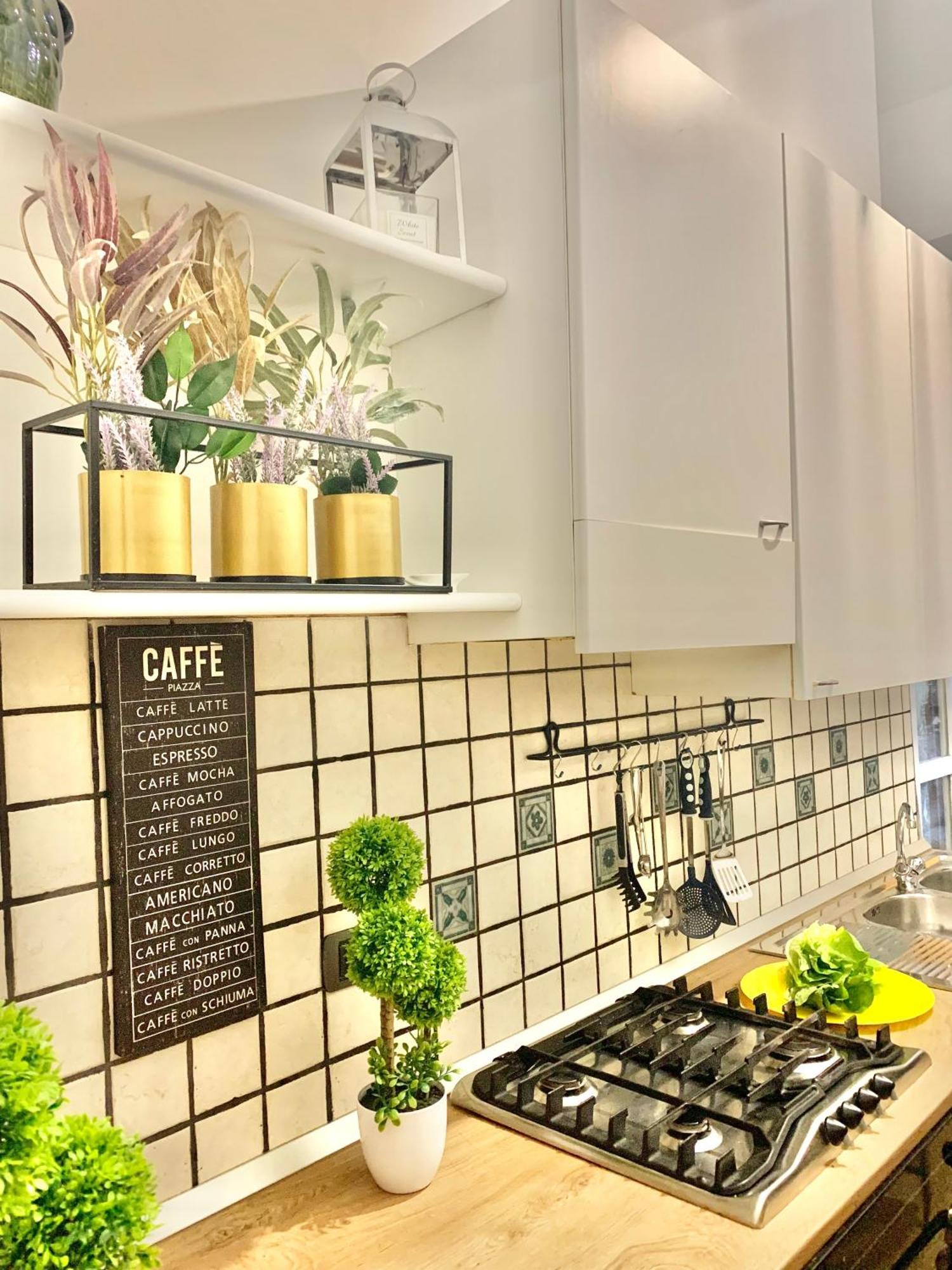 Golden Apartment 皮昂比诺 外观 照片